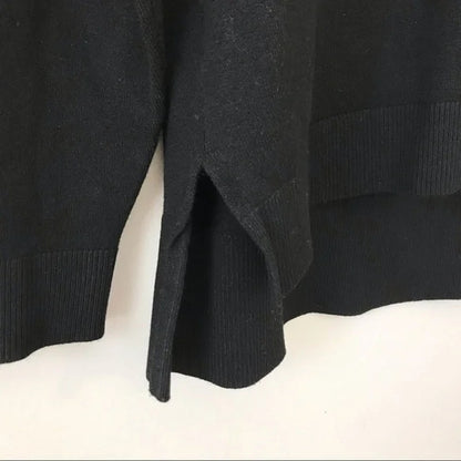 Bobeau Women's Classic V Neck Pullover Sweater Top Medium Black NWT High Low