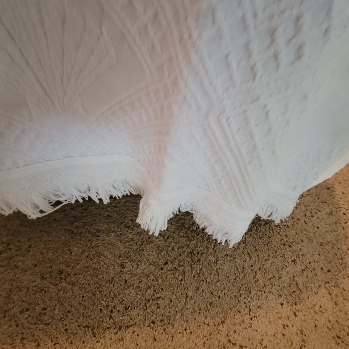 Vintage Fringe White Coverlet blanket Bedspread Queen Matelassé Bedspread Shells