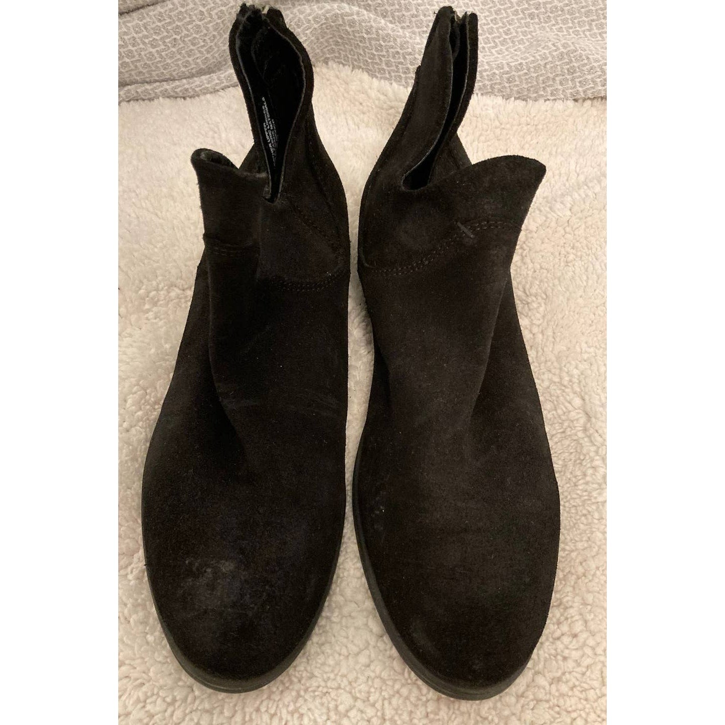 Born Shoes Arula Suede Back Zip Distressed Side Cut Out Bootie Sz 7M Black NWT
