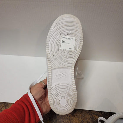 Nike Womens Vision Sneakers Size 9.5 White