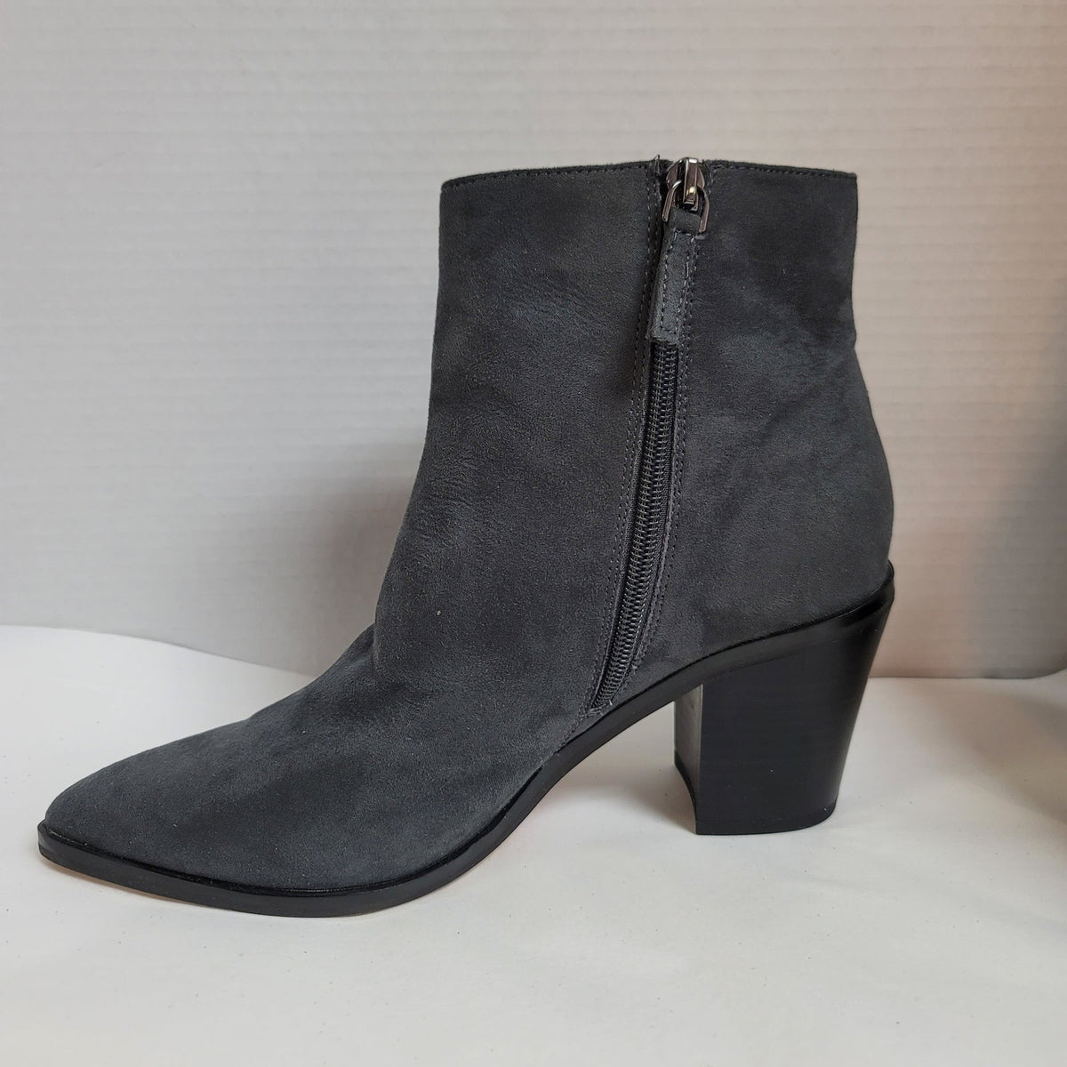 14th Union Size 9 boots booties Gray Charcoal Side Zip Block Heel Pointy Toe