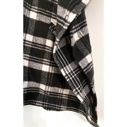 Nordstrom Lodge Plaid Side Pocket Poncho Cape One Size in Black and White NWT