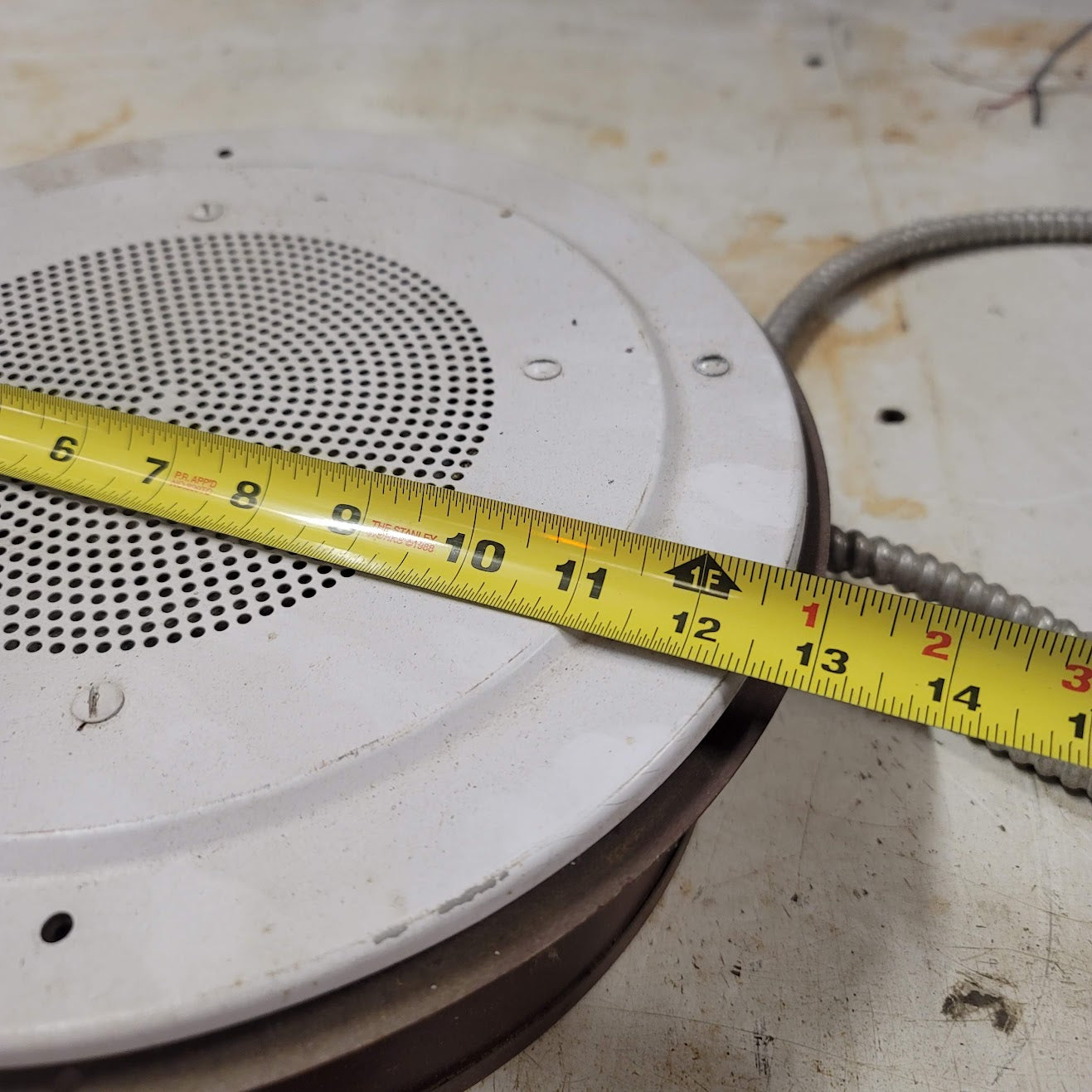 Round hard wired Ceiling speakers SECONDHAND SANDIES