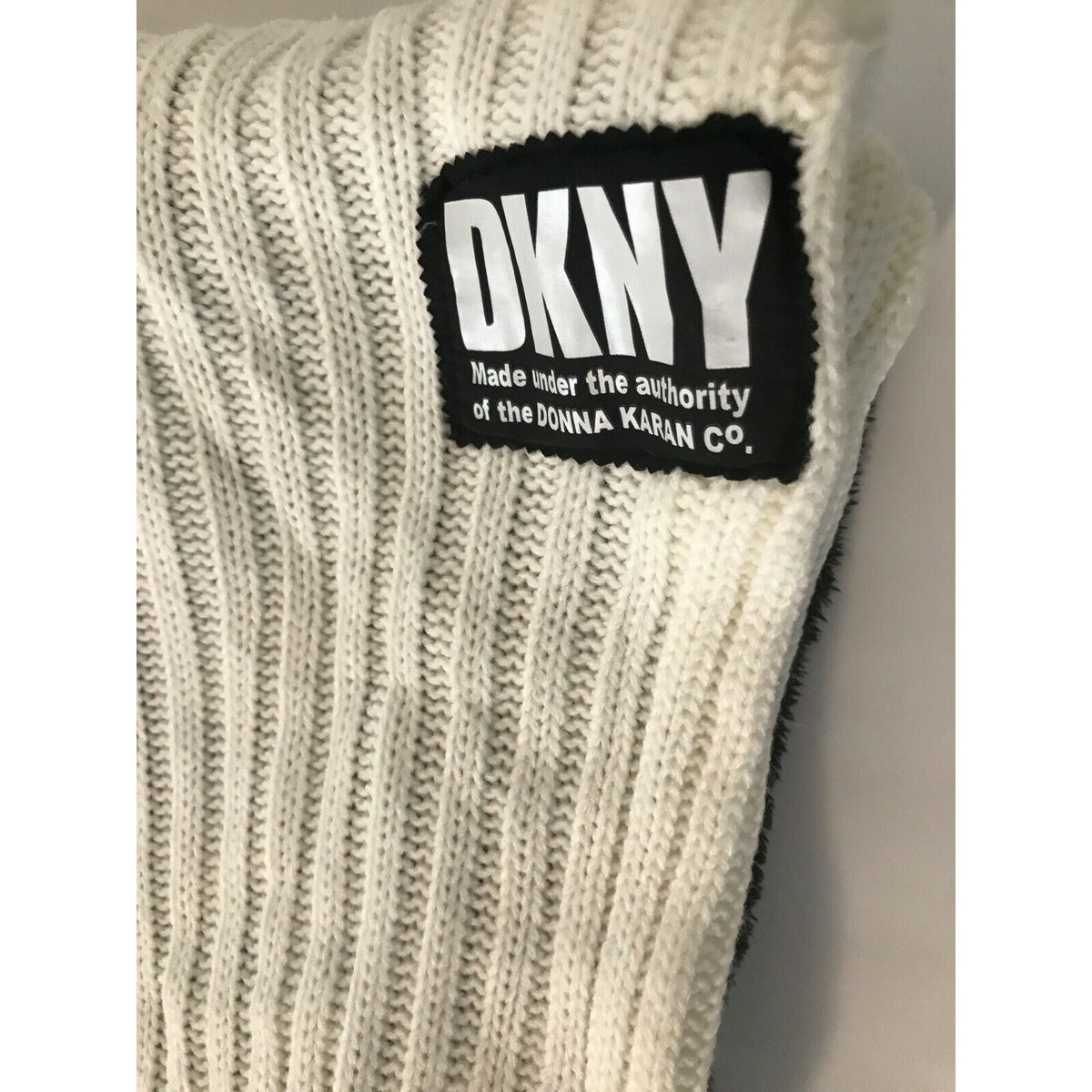DKNY NEW Designer Infinity Scarf Cream and Black Knitted 30" x 12" Reversible