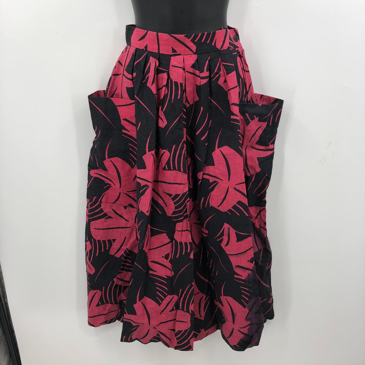 JH Collection Women's High Waist Pleated Floral Midi Skirt Red/Black 32"