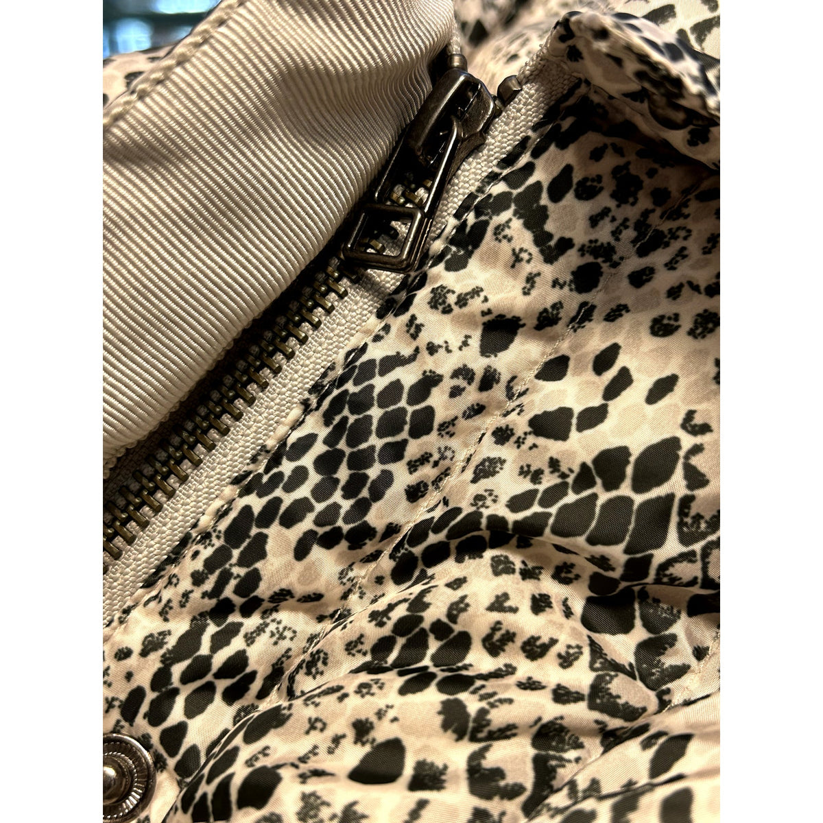 ATM NWT Button Up Puffer Down Jacket Long Sleeve Green Snake Skin Size Small