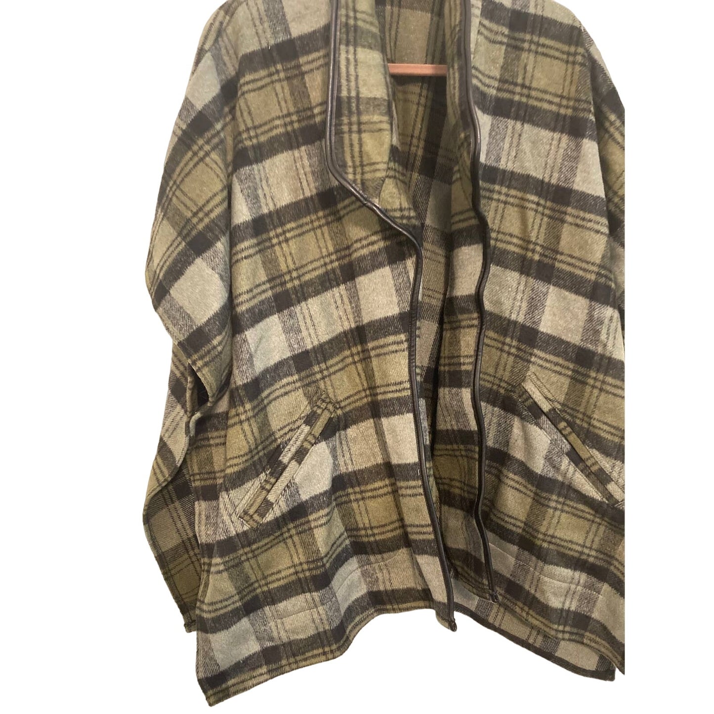 Nordstrom Cape Poncho One Size Green Lodge Plaid NWT