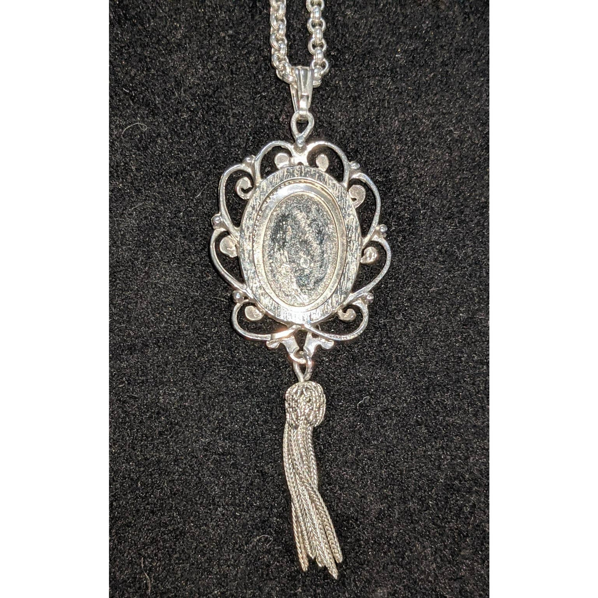 Whiting Davis Vintage Opalescent Pearly Pendant Silver Tone Necklace 21"