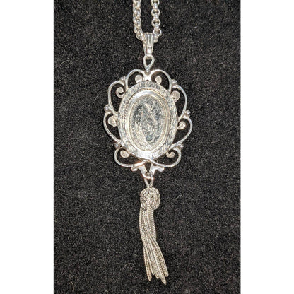 Whiting Davis Vintage Opalescent Pearly Pendant Silver Tone Necklace 21"
