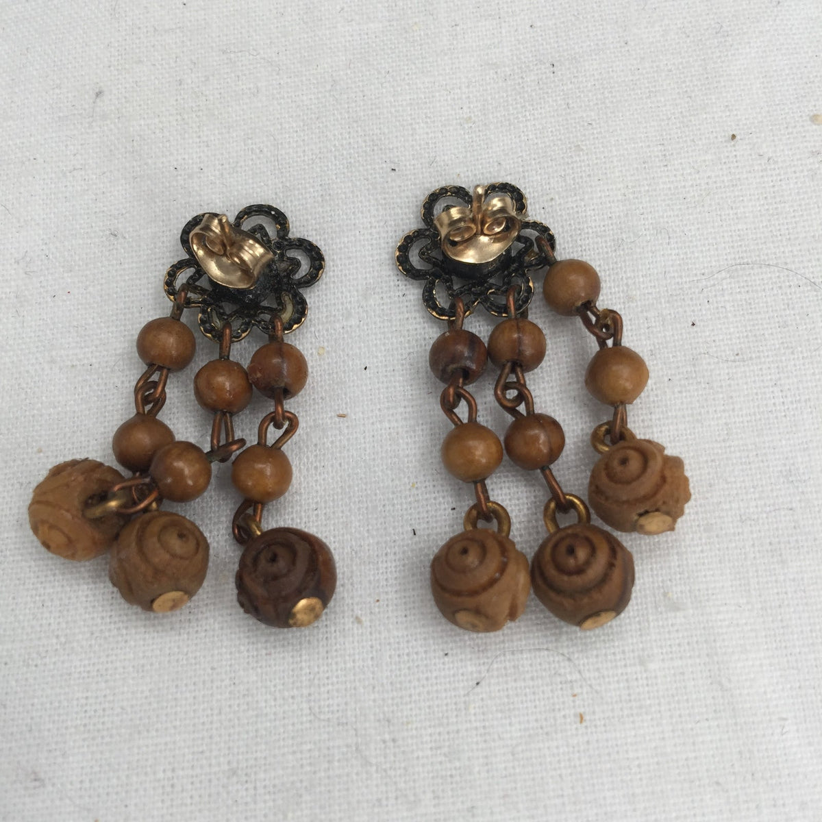 Vintage Wooden Beaded Flower Wire Dangle Post Earring Costume Jewelry