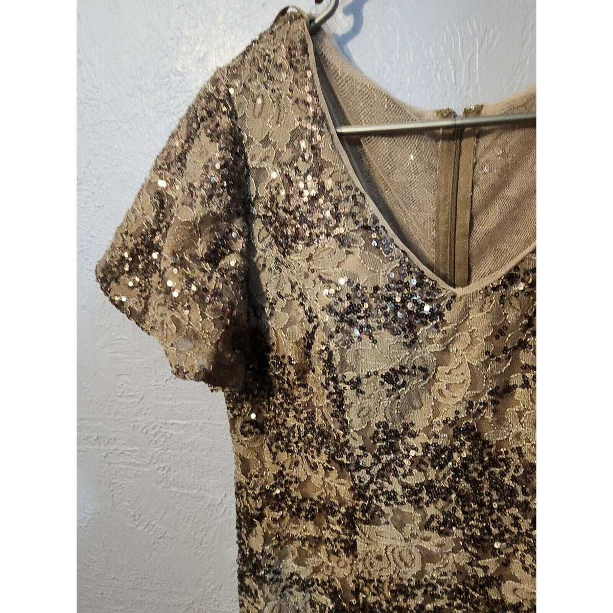Alex Evenings Long Formal Sequin Dress Short Flutter Sleeve Size 16 Taupe NWT