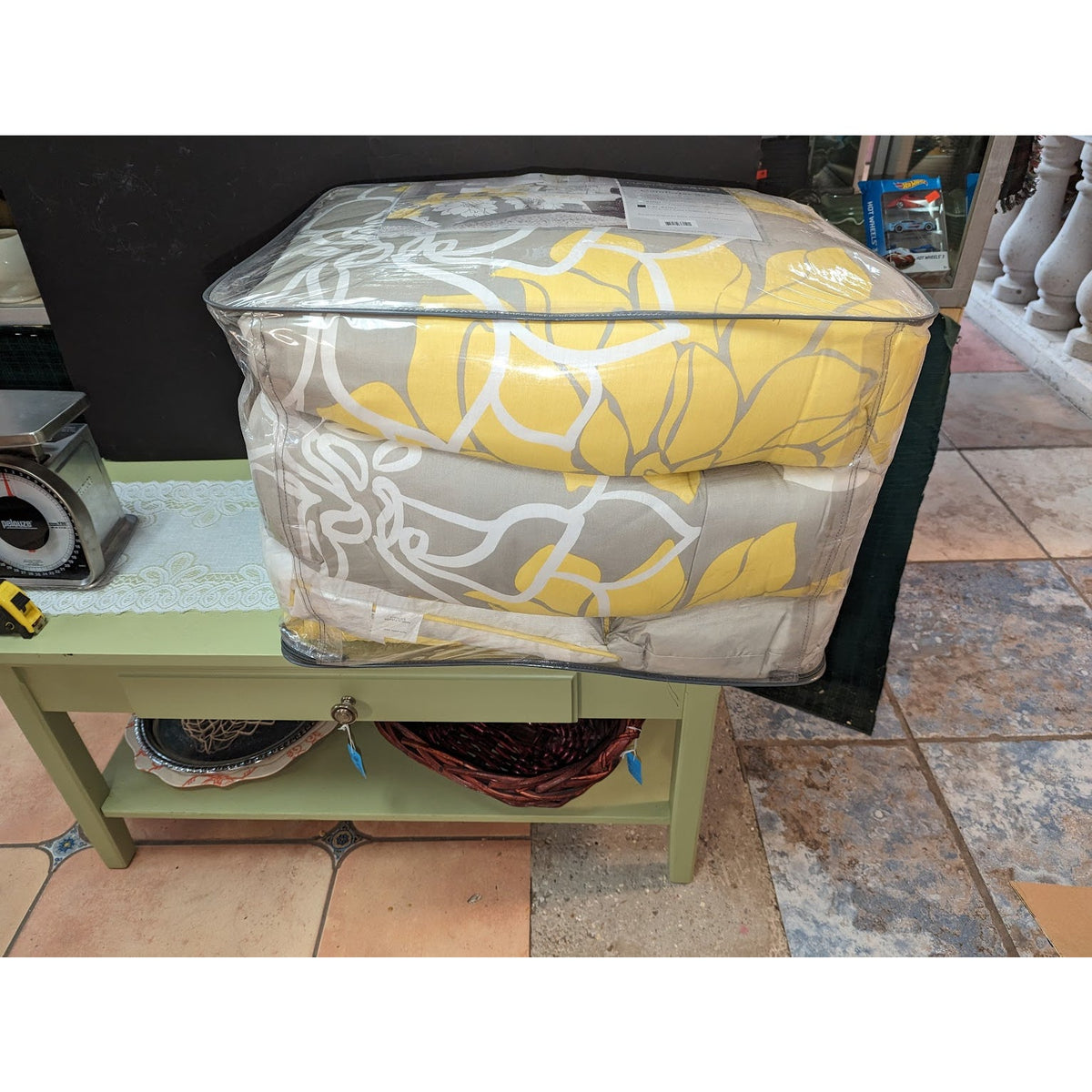 Madison Park Lola 7 Pieces California King Comforter Set Yellow Gray NEW