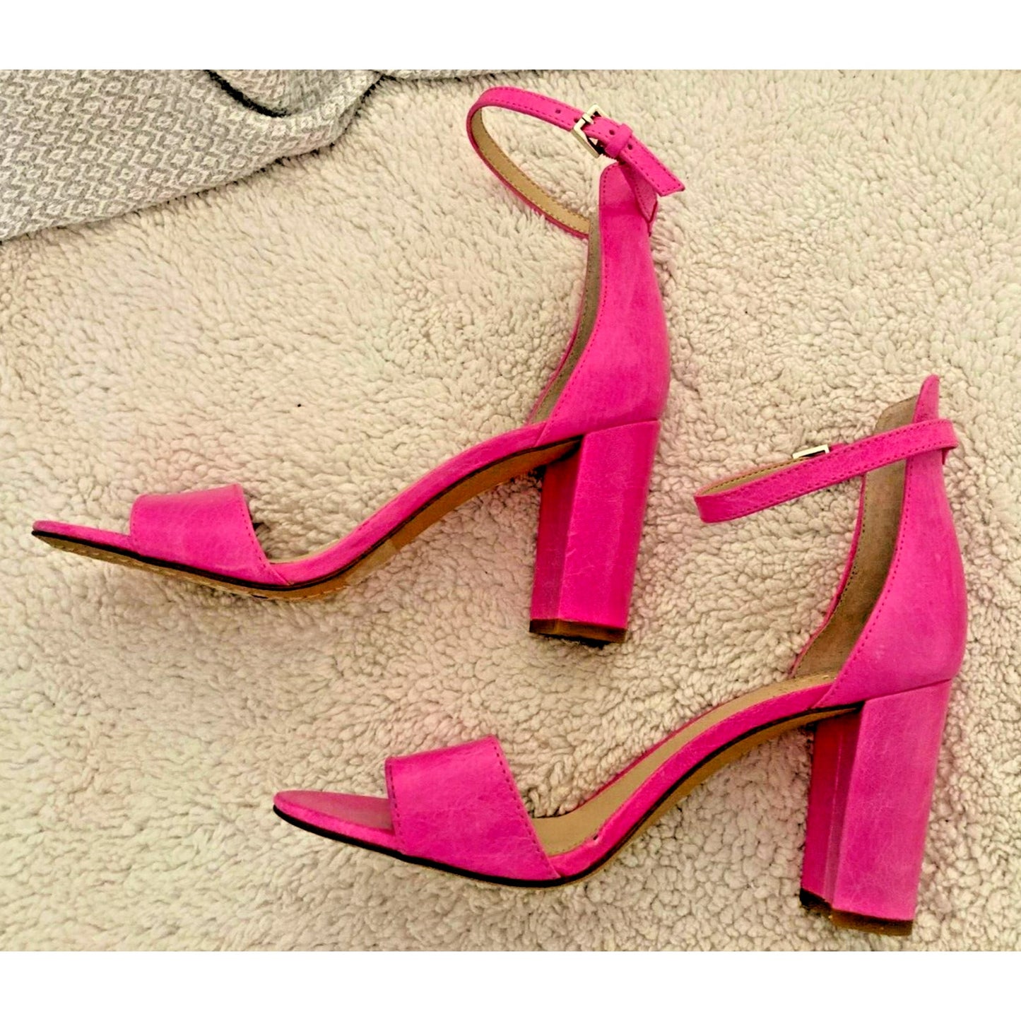 Vince Camuto Corlina Ankle Strap Block Heel Sandal Size 7M Barbie Pop Pink NWT