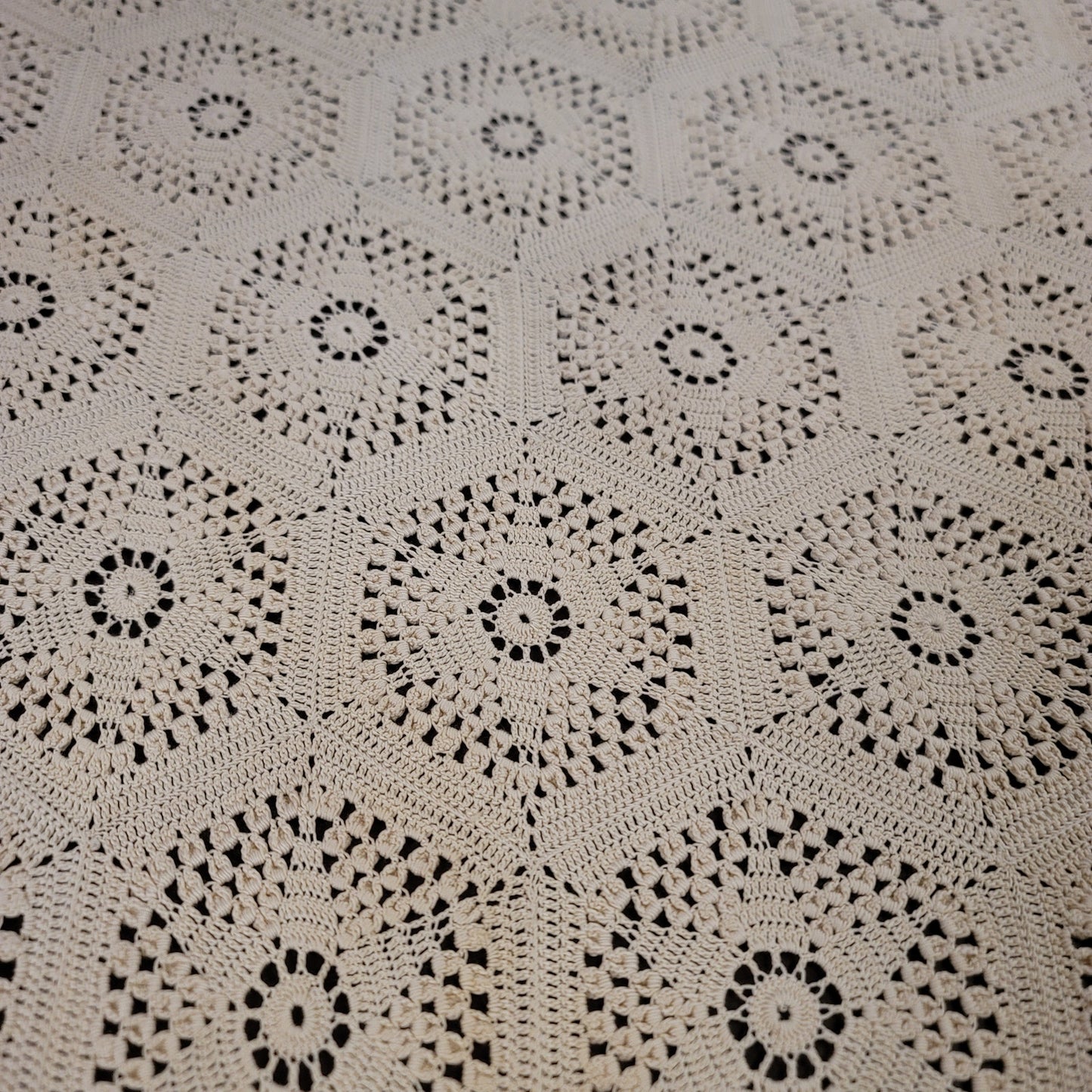Hand crochet scallop edge Coverlet table cloth Cream Handsewn VINTAGE 72" x 86"
