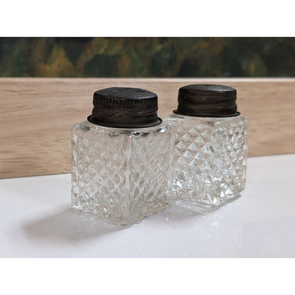 Vintage Miniature Salt and Pepper Shakers Clear Glass Silver Tone Metal Tray Set
