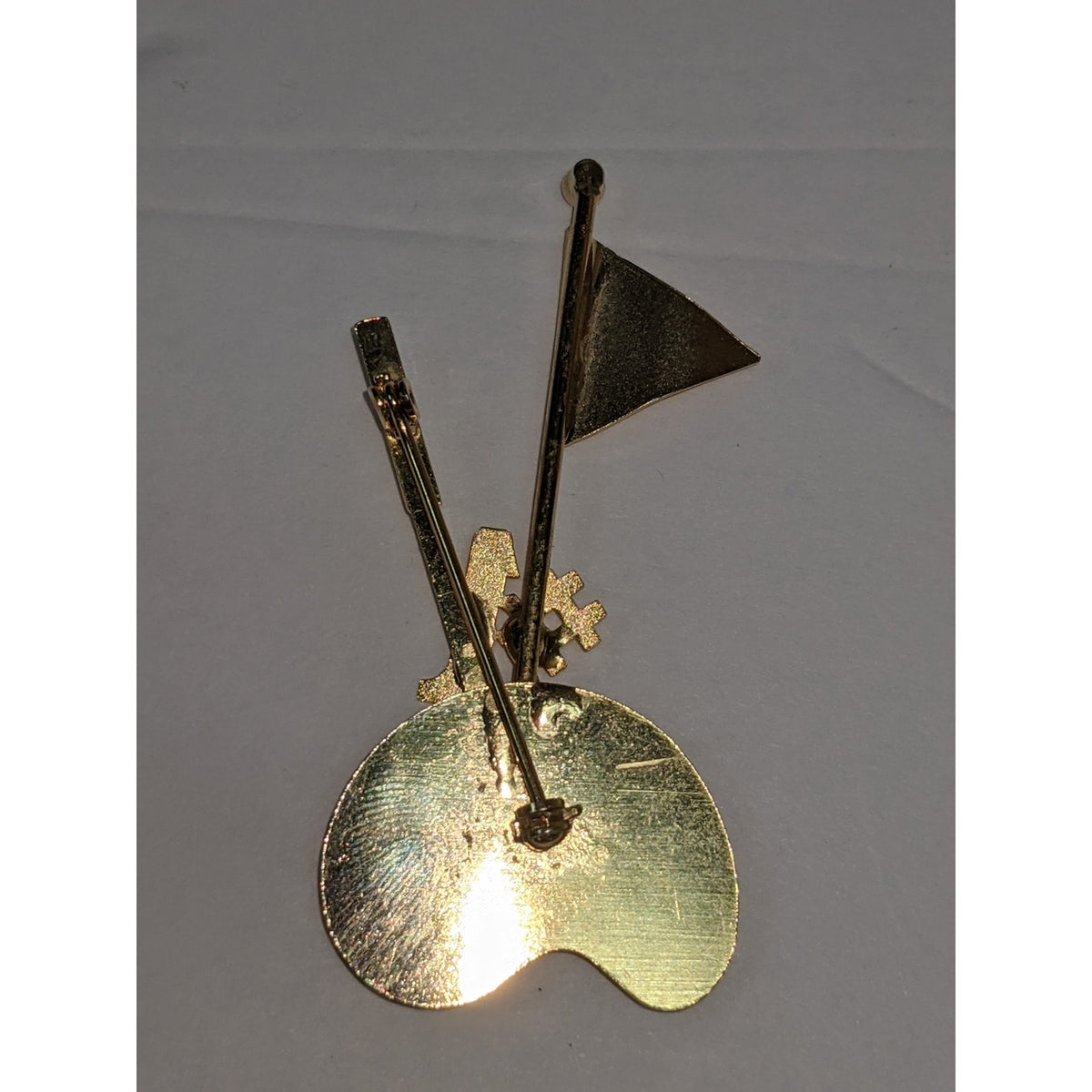 Vintage Golden Number One Golfer Putting Green Brooch Pin Mens Jewelry