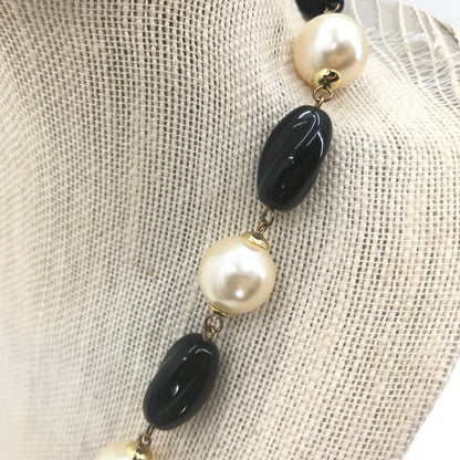 Black Swirl Beads & Cream Round faux Pearl Necklace Lobster Clasp 1980s fashion