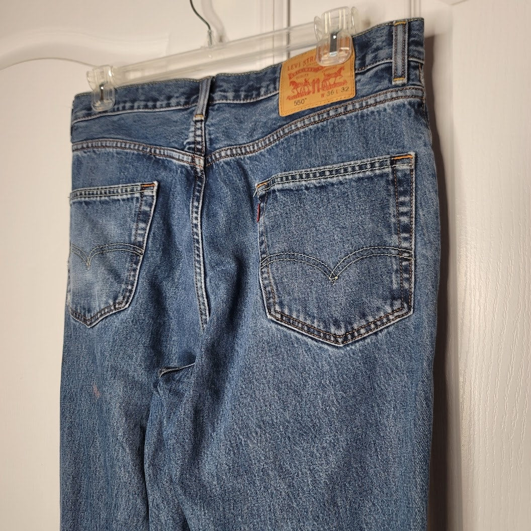 Vintage Levis blue Jeans Denim 550 size 36 Length 32 Preowned