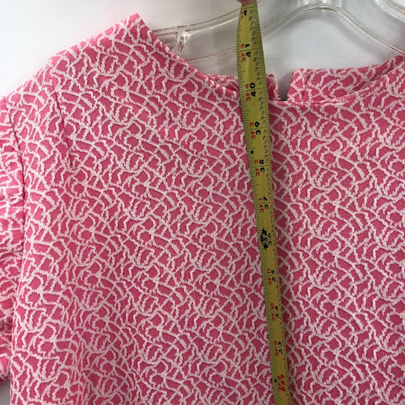 tEXTURED Pink Dress 1960s Polyester Short Sleeve Large/ XL Sheath VINTAGE RED