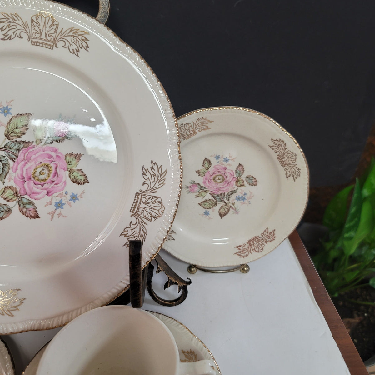 Homer Laughlin Queen Ester Dinner salad bread Plate Bowl cup saucer One Setting