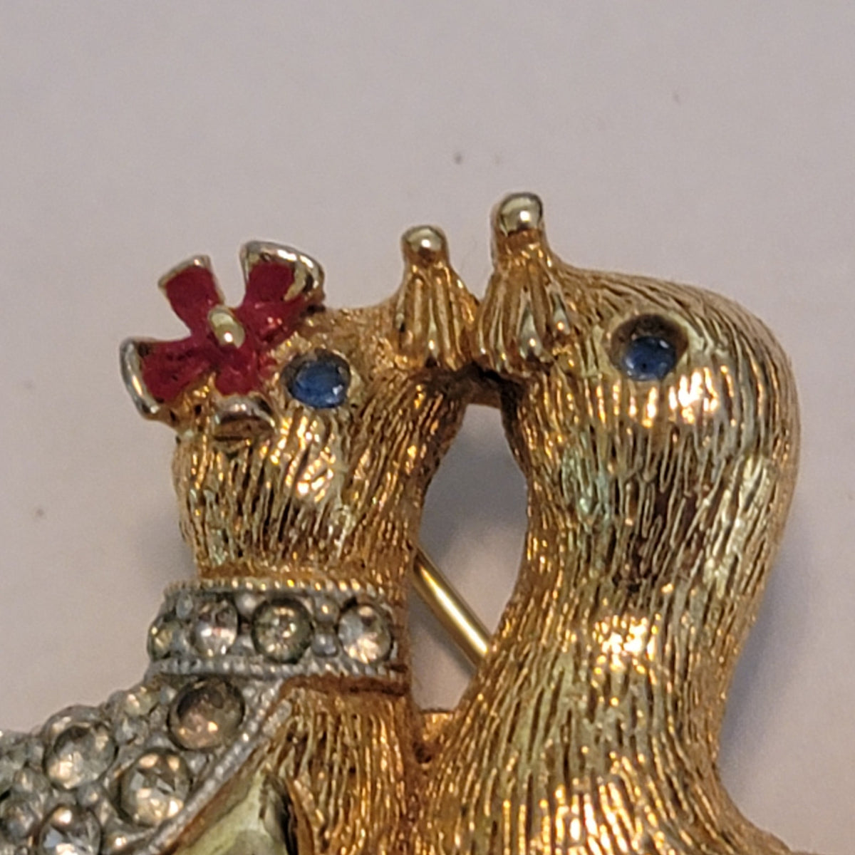 Kissing seals brooch pin goldtone rhinestones wedding girl boy crown