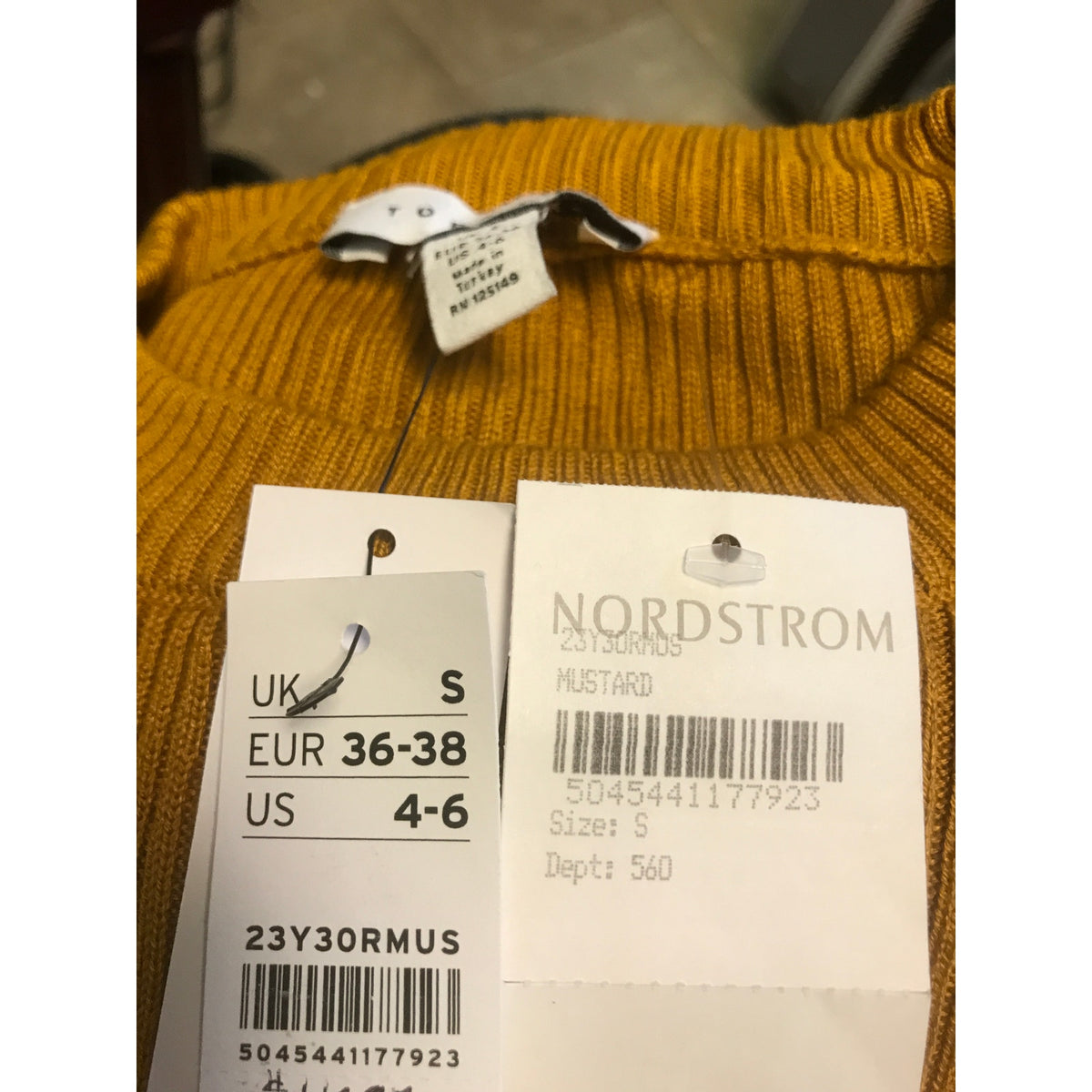 Topshop NWT Mustard Yellow Pullover Sweater Crew Neckline Long Sleeve Small