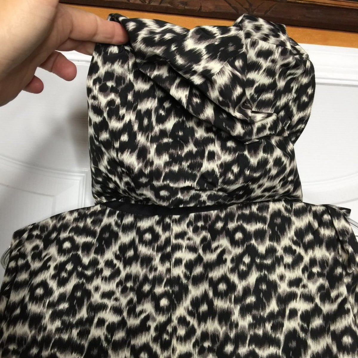 T Tahari Ruffle Hooded Tie Waist Sleeveless Vest Small animal print leopard