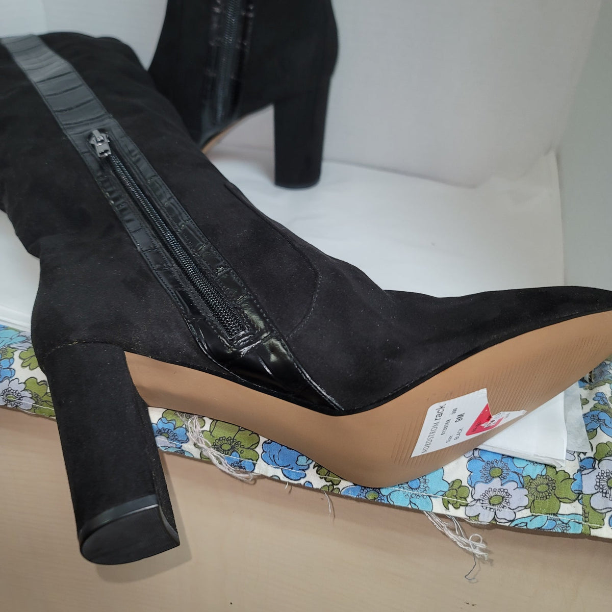 14th Union Jaki Knee High Slipon Side Zip Black Faux Alligator Heel Boots Size 9