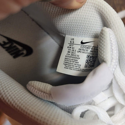 Nike Womens Vision Sneakers Size 9.5 White