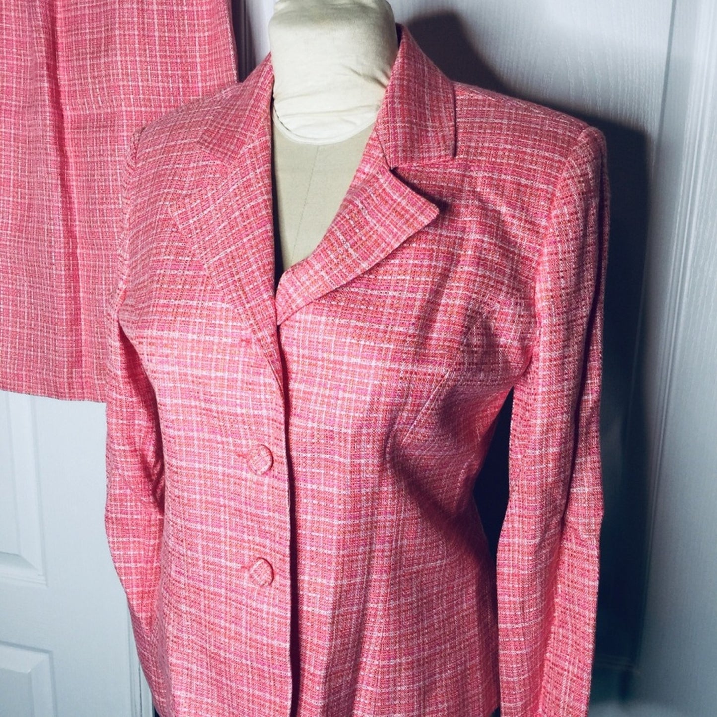 Lew Magram 2 piece Career Jacket Blazer Skirt Set Size 10 Pink fully lined suit