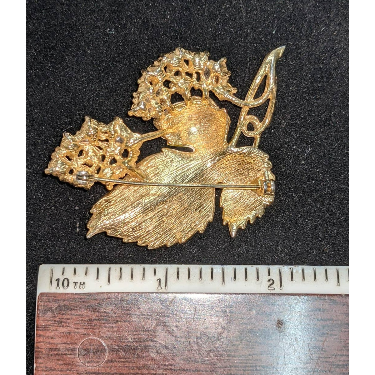 Vintage Enamel Rhinestone Grape Bunch Leaf Vine Brooch Pin Golden Tone