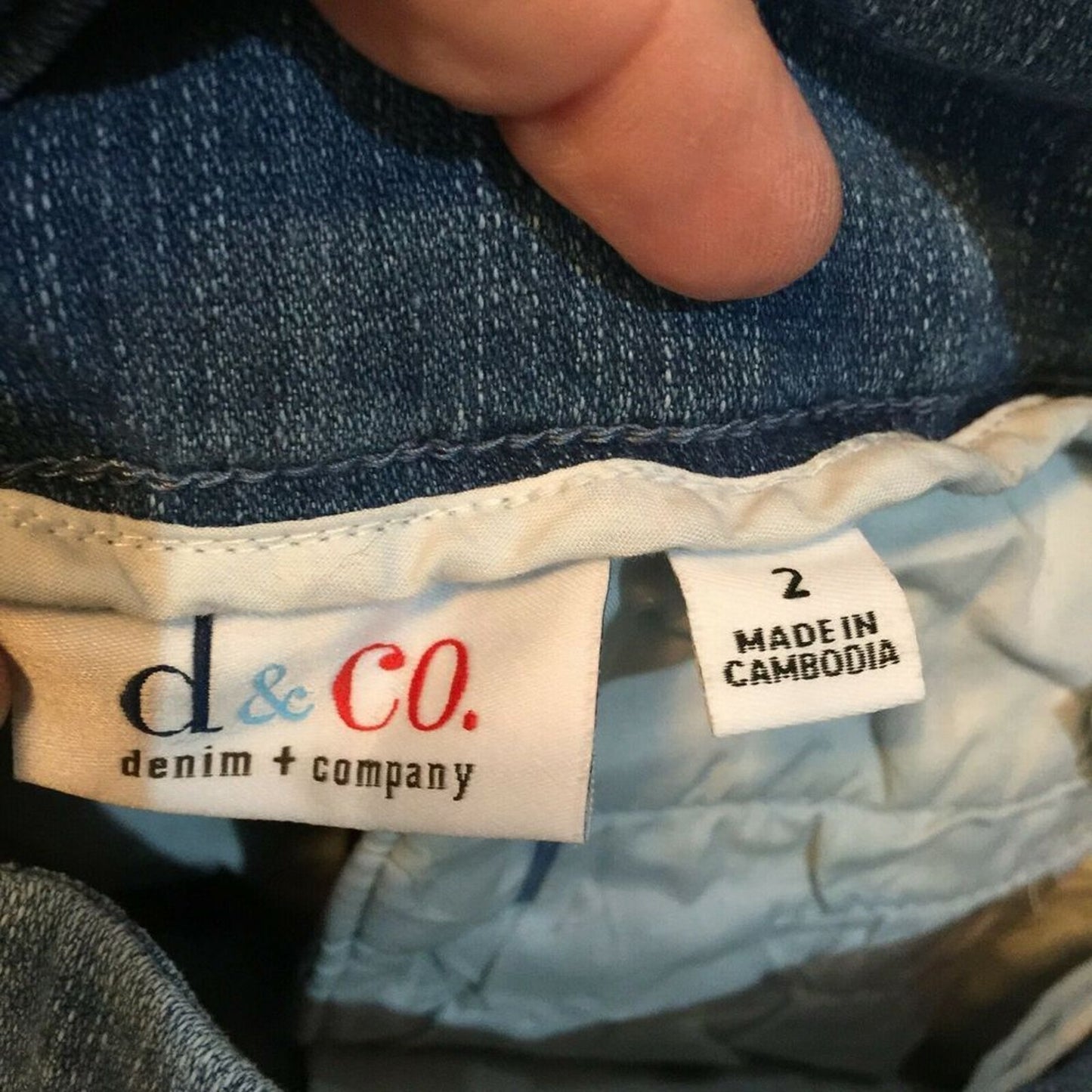 D & Co. Classic Stretch Waist Jeans pull  jegging Acid Wash Jeans Size 2 Skinny