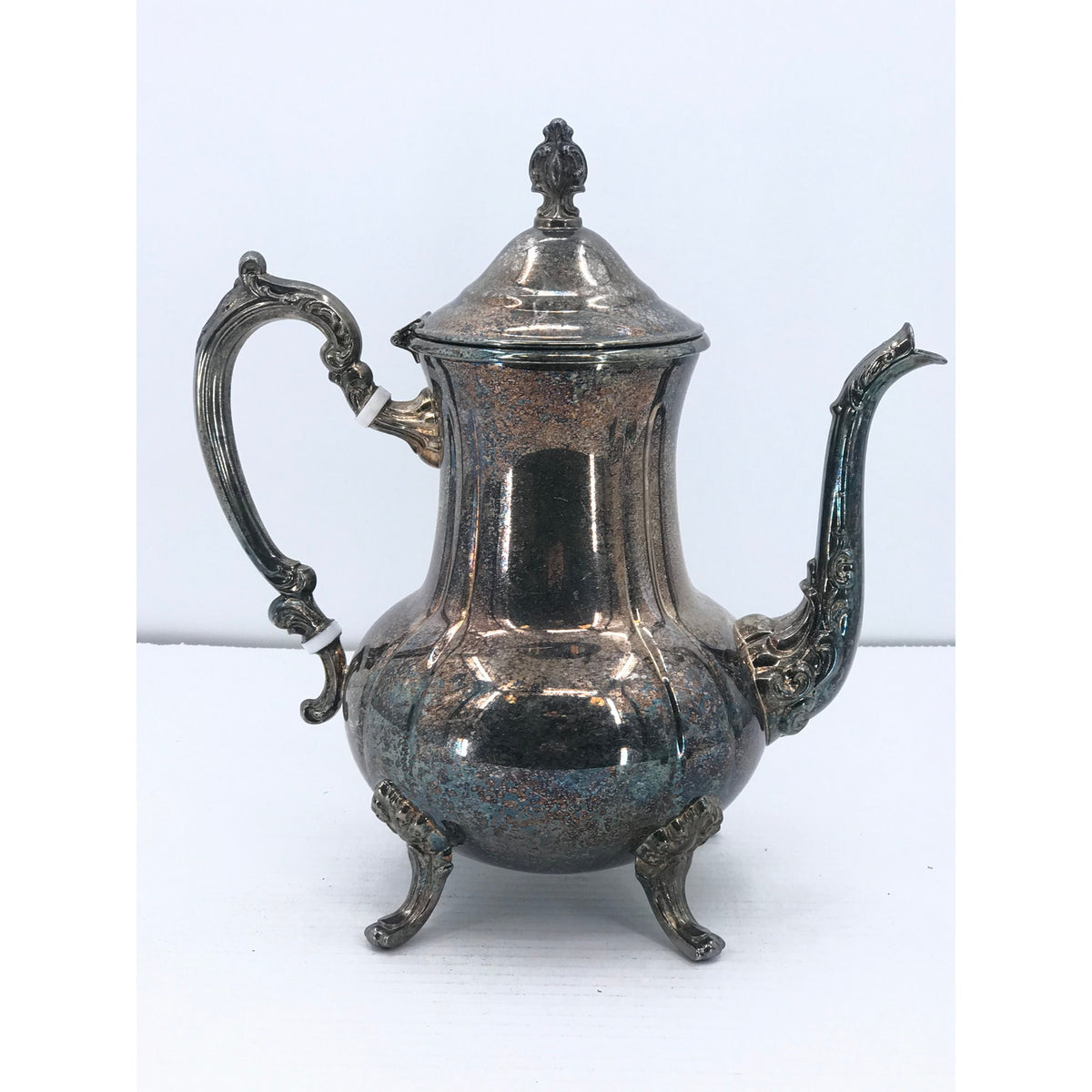 Towle Silverplated Vintage Tea Pot kettle Teapot handle Shell footed