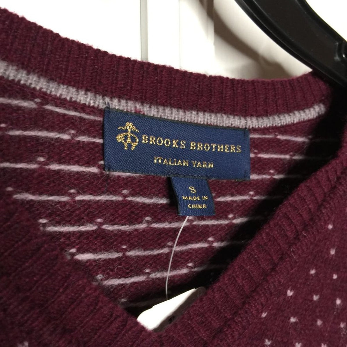 Brooks Brothers Wool Dot Knit Sweater Long Sleeves V-Neck Burgundy Red Small
