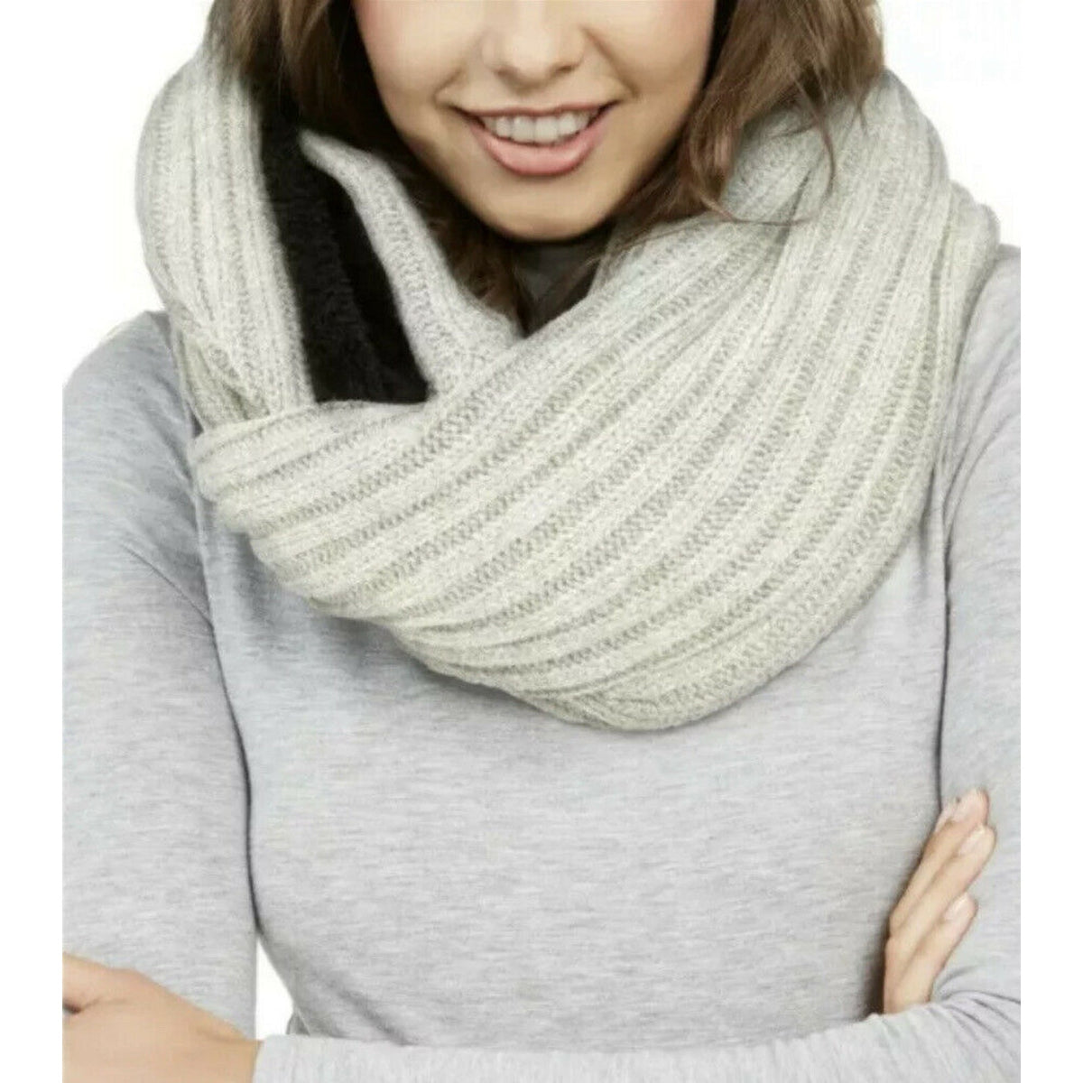 DKNY NEW Designer Infinity Scarf Cream and Black Knitted 30" x 12" Reversible